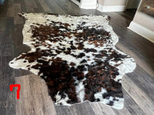 Load image into Gallery viewer, COWHIDES